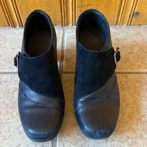 Clarks Bendables Bootie Womens 9.5 M Black Leather Suede Side Buckle Heel